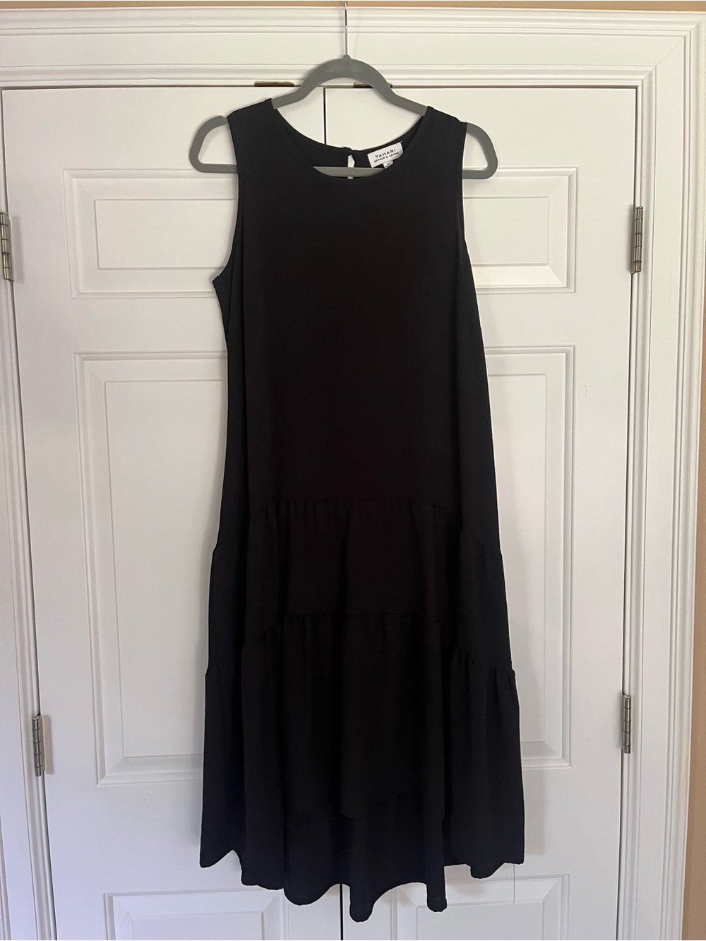 Tahari Black Sleeveless Tiered Midi Dress